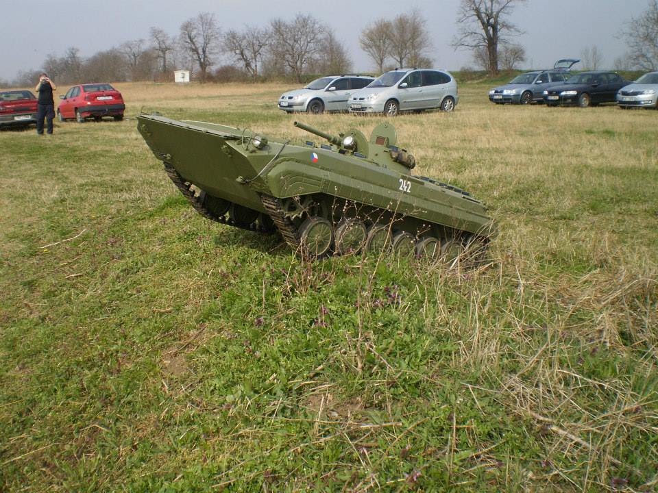 RC MODEL -  BVP-1 1:4   (BMP-1)