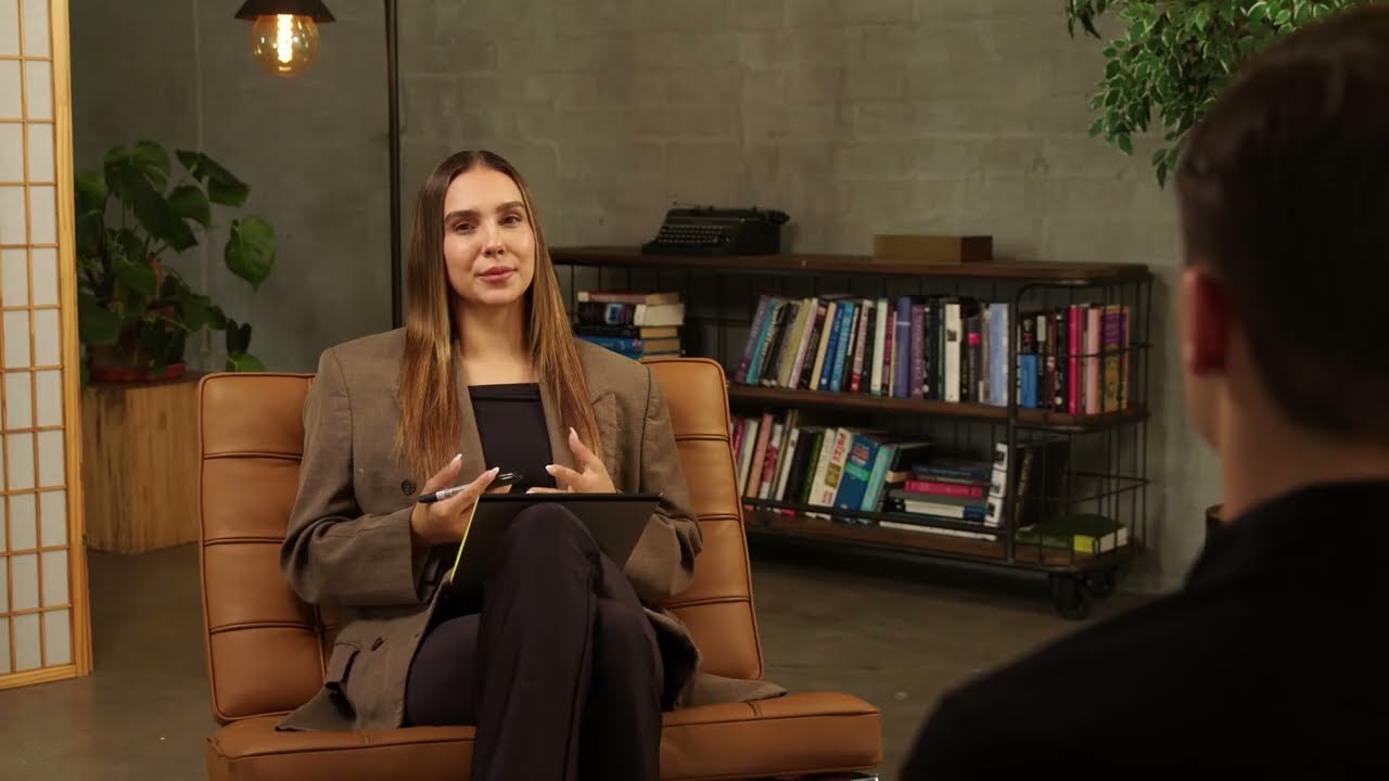 6 Señales Ocultas de que Ella Te Desea Físicamente (Psicología)