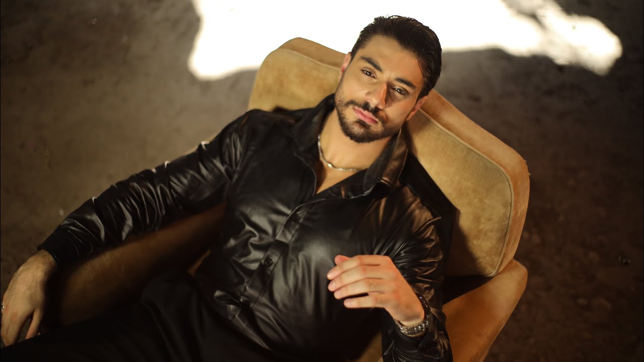 Kris  - Aam Houn Alayk (Official Music Video) / كريس  - عم هون عليك