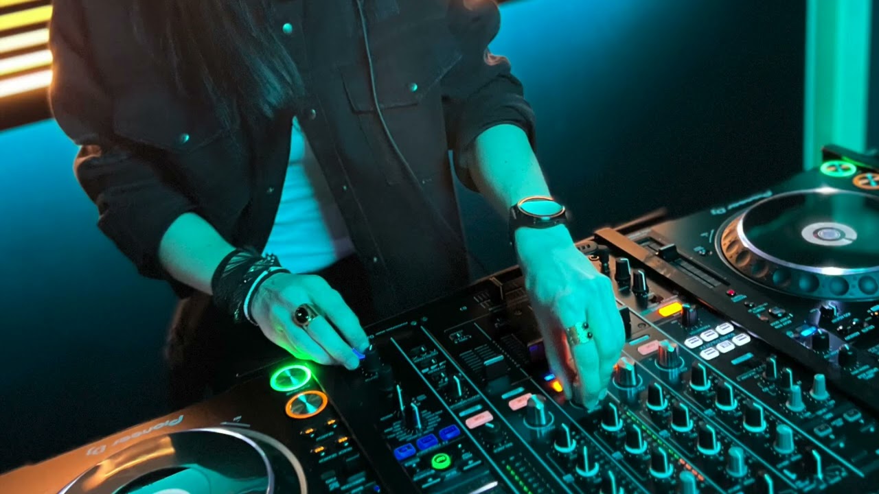 House Mix Nov 2025 by DJ Bella Rysk
