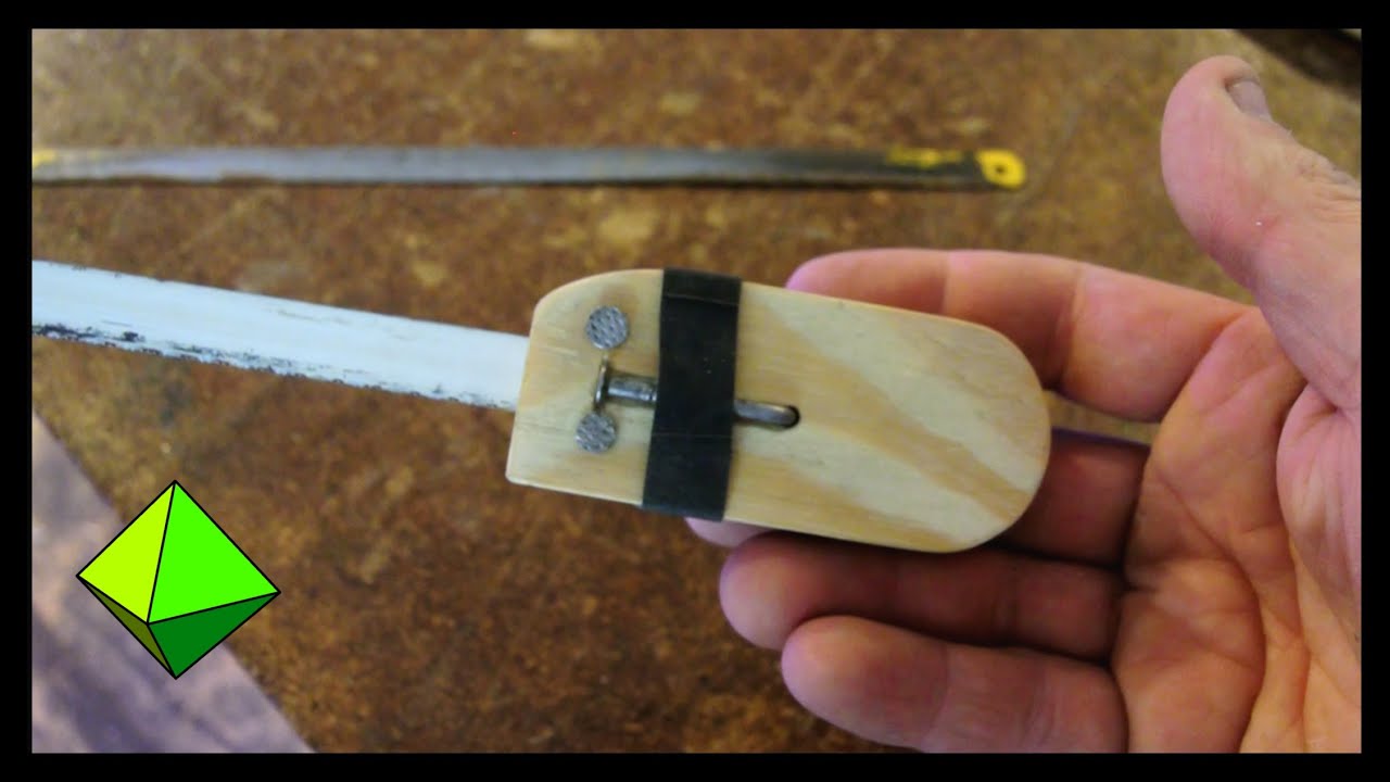 Hacksaw blade handle