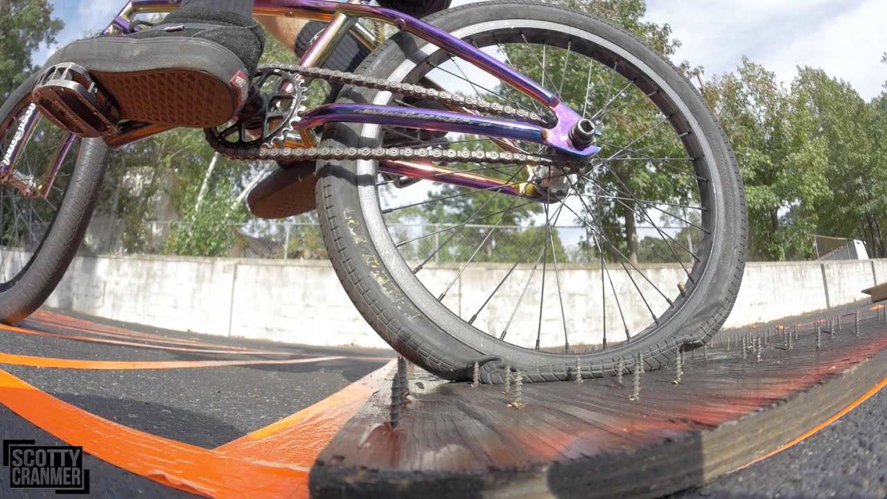 СМЕРТЕЛЬНЫЙ РАЗРЫВ ИЗ-ЗА СПУЩЕННОЙ ШИНЫ!