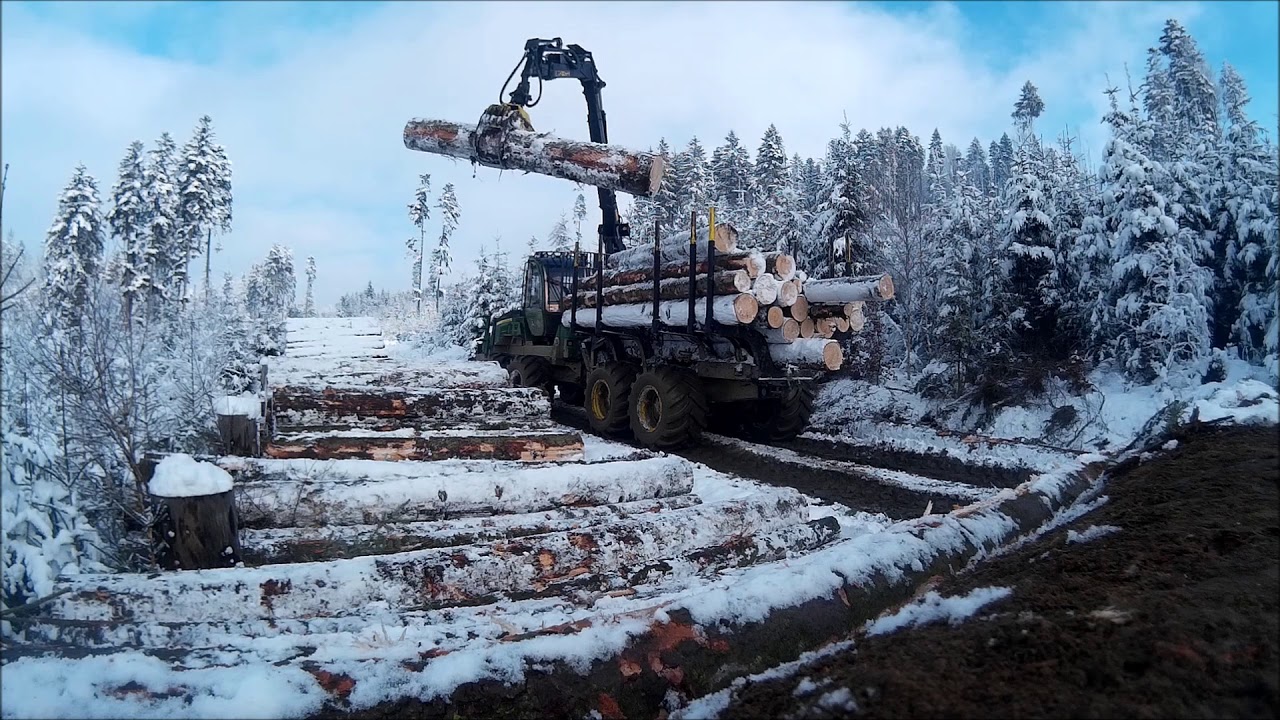 John Deere 1210 G - unloading