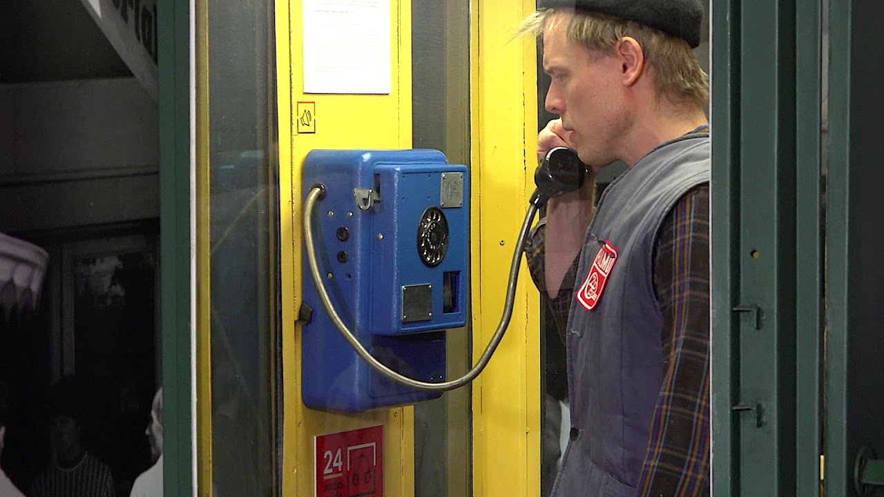 Budka telefoniczna w PRL