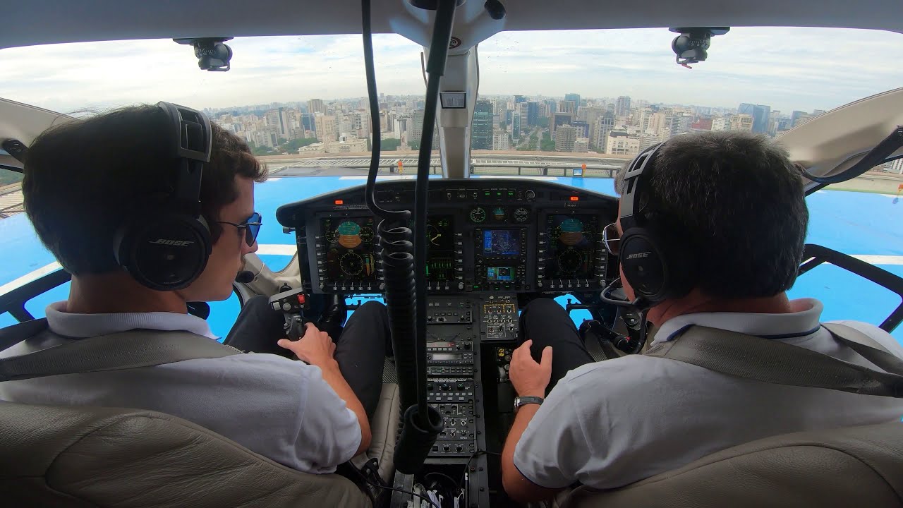 Landing on tower helipad in São Paulo 4K / Pouso no prédio em São Paulo Bell 429 helicopter 4K