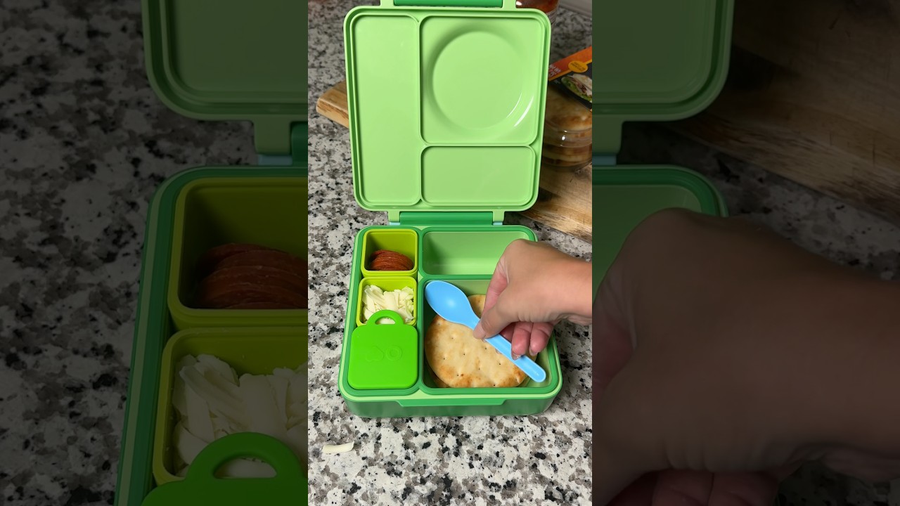 Let&rsquo;s make a homemade pizza lunchable for my kiddo 🍕 #lunchbox #schoollunch #bentobox