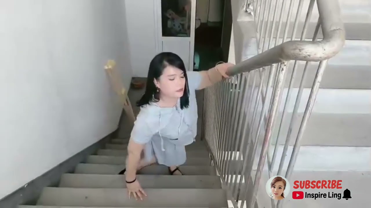 Climbing Stairs Without a Crutch After Polio