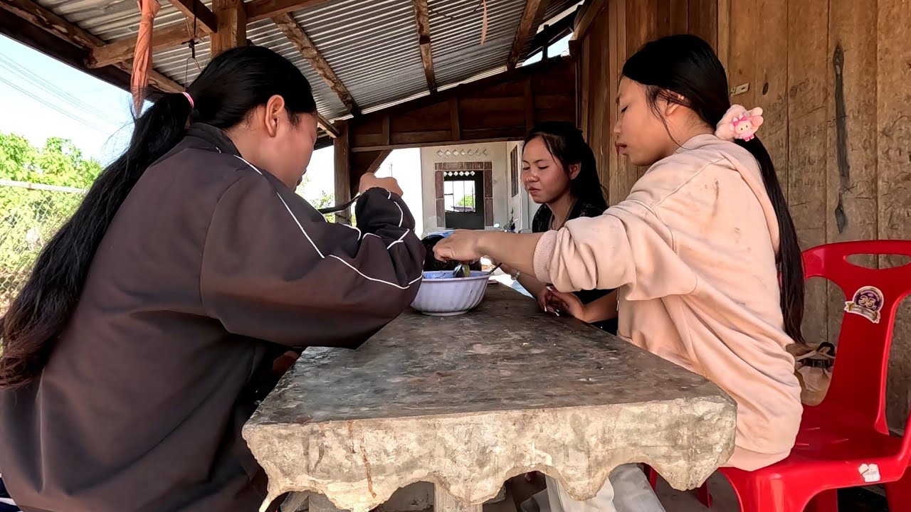 แกงหน่อไม้กับสาวทองสาวเค้กและบ่าวยืนมาหา16 มีนาคม ค.ศ. 2026