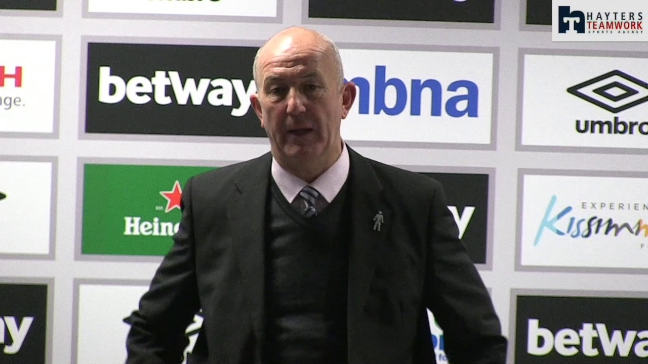 Pulis 'disgusted' by Stoke treatment