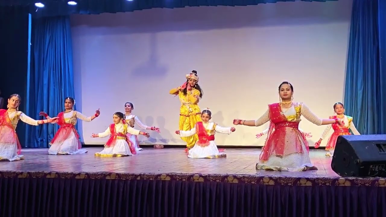 Kanha Soja Jara 🦚 by Avni and team  #sojazara #kanhaiya #kathak #trending #avni 
