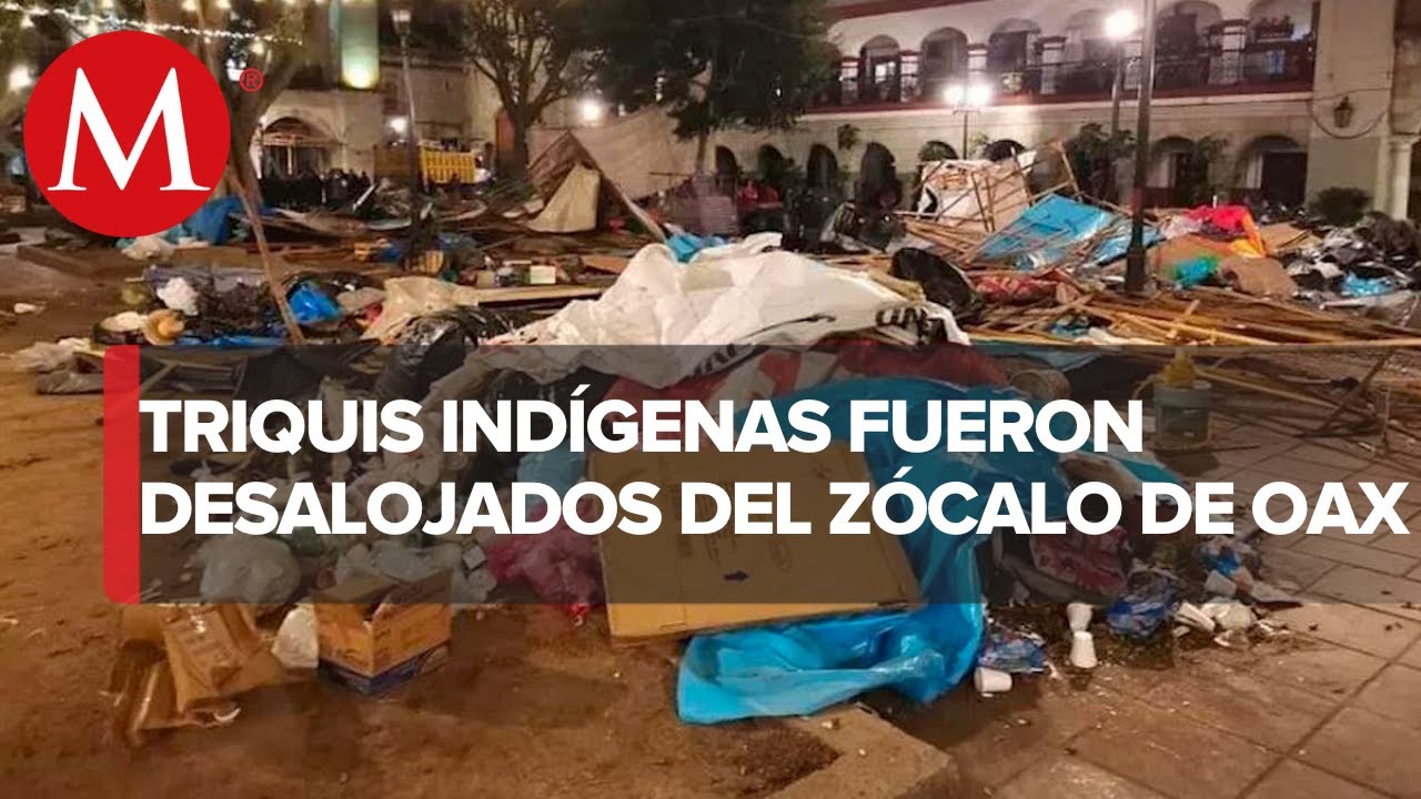 ¡En plena madrugada! Policías desalojan a indígenas triquis del Palacio de Gobierno de Oaxaca
