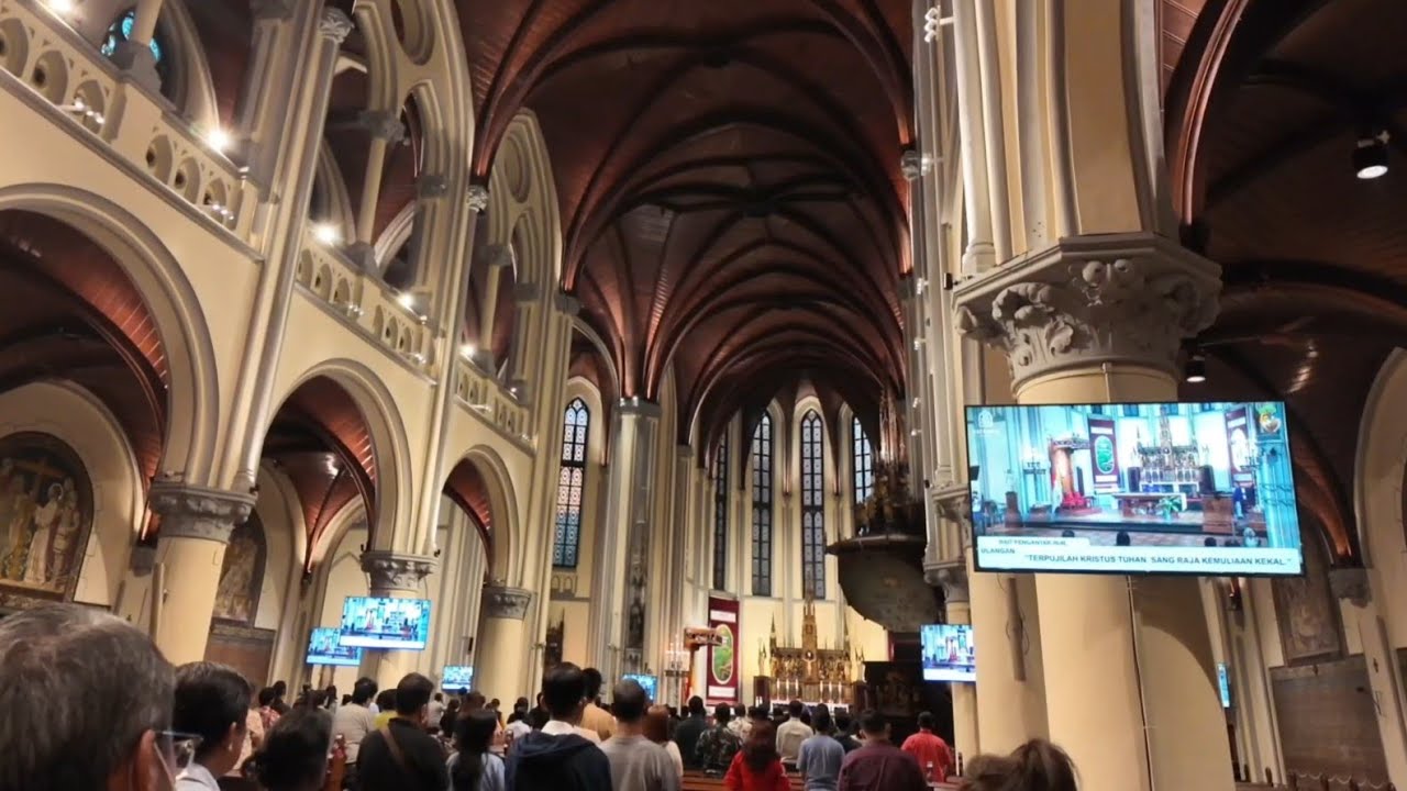 PUJI TUHAN ! Misa Harian di Gereja Katolik Katedral Jakarta SELALU DIPENUHI Umat 🙏