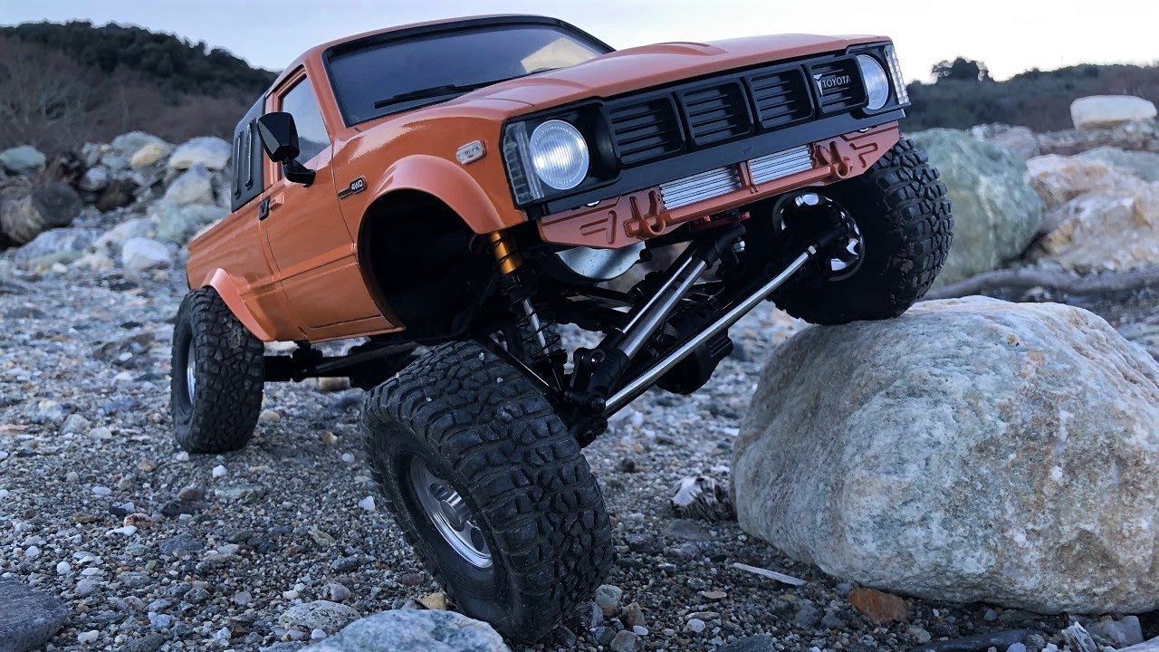 RC Crawler 1/10 Scale Custom Toyota Hilux : Off-Road Testing New Panhard Set Up!
