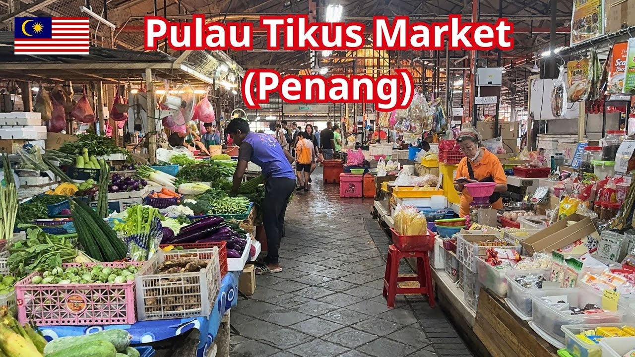 Penang Pulau Tikus Market is a lively and bustling wet market