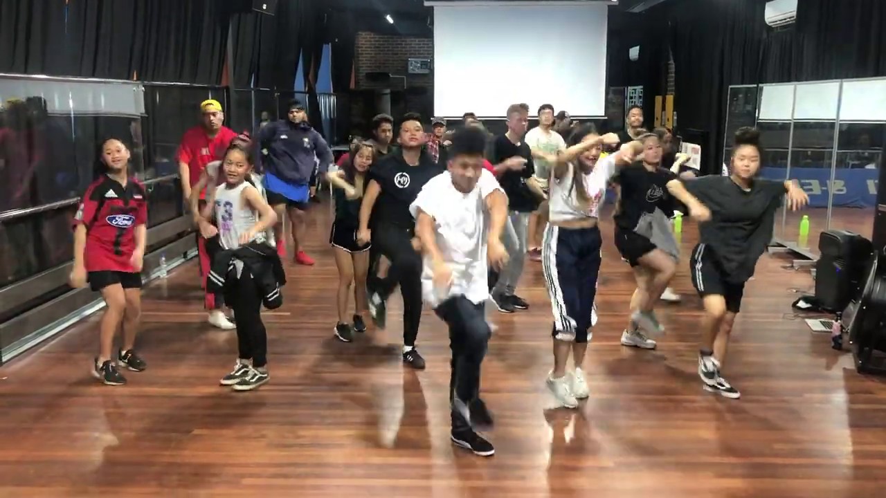Chris Brown - Kiss Kiss Choreography by kennedy
