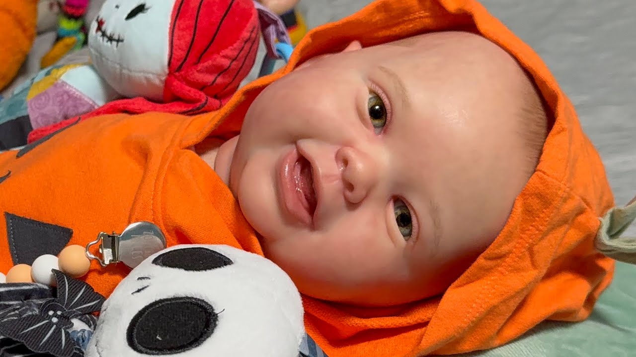 Teddy gets ready to go camping and trick-or-treating || Reborn doll