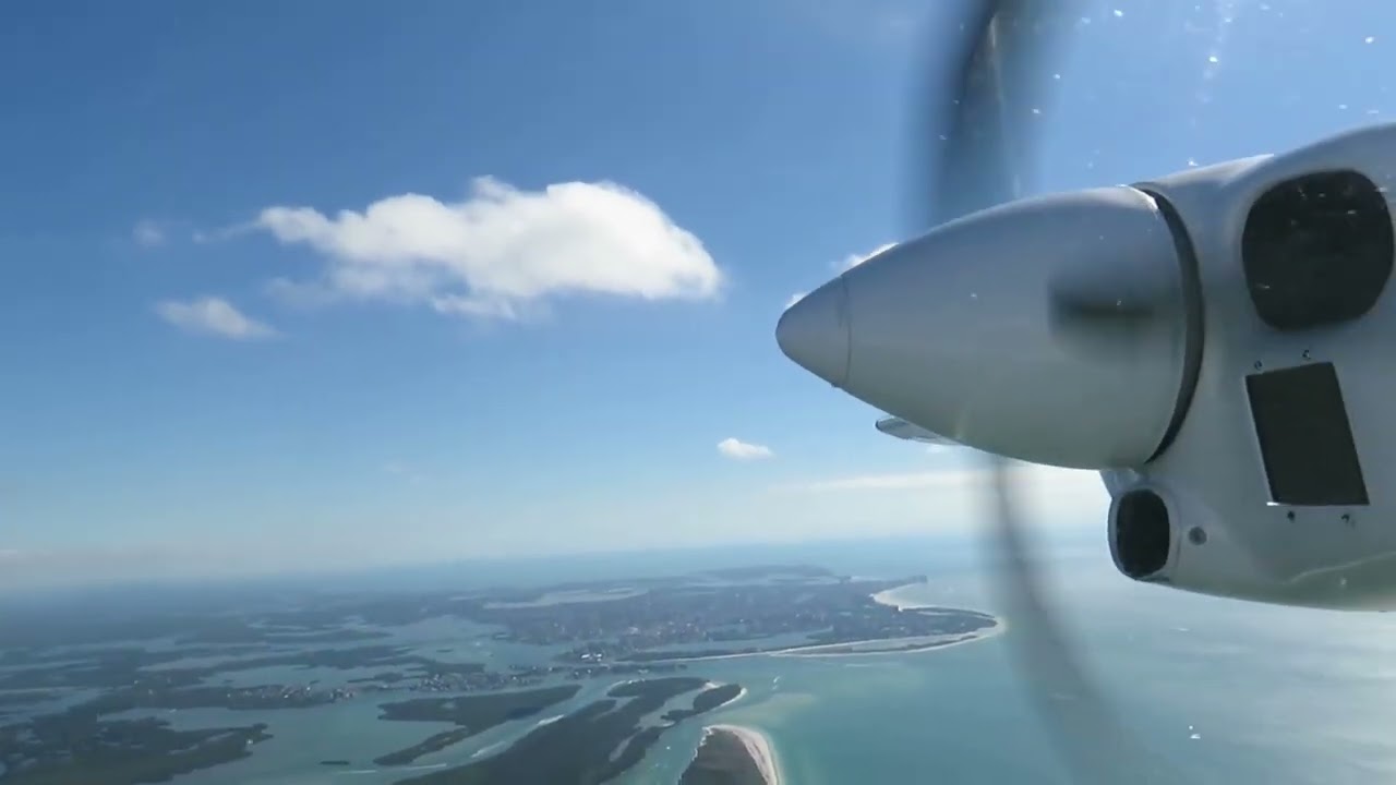 Vulcanair P68 Holding & Landing In Naples (APF)
