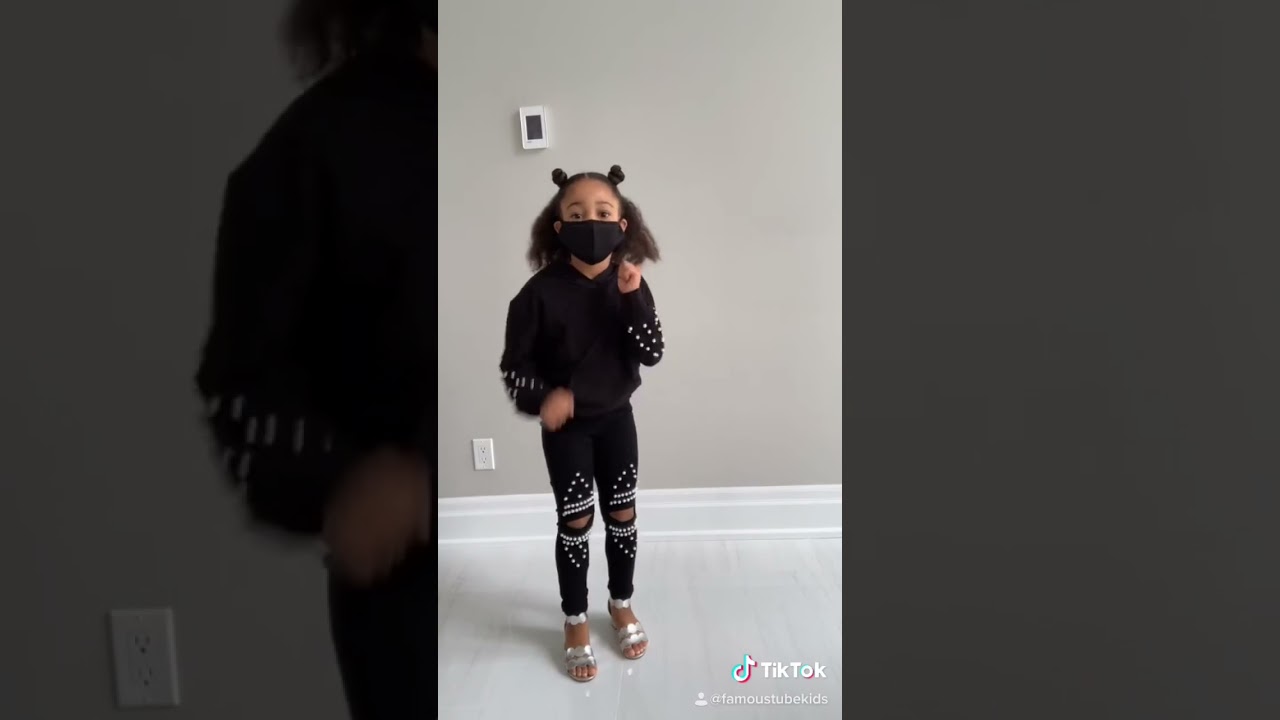 Cali dancing to Rockin Robin 💃🏾
