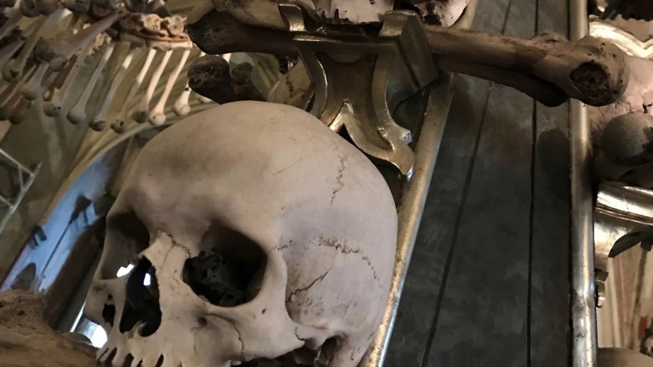 Sedlec Ossuary tour in the Czech Republic