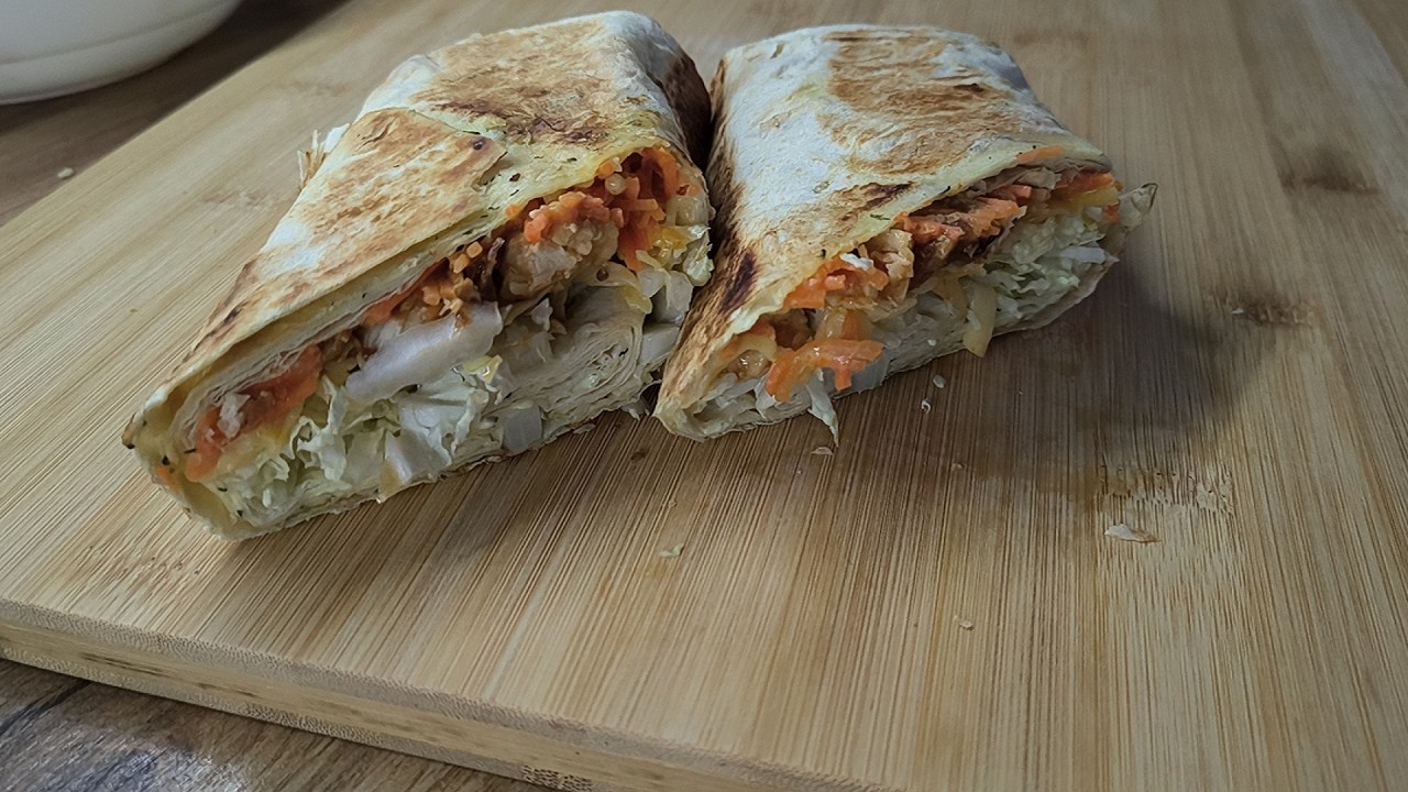 Домашній лаваш-рол з куркою та сиром🌯 | Хрусткий, як шаурма, але ще смачніше
