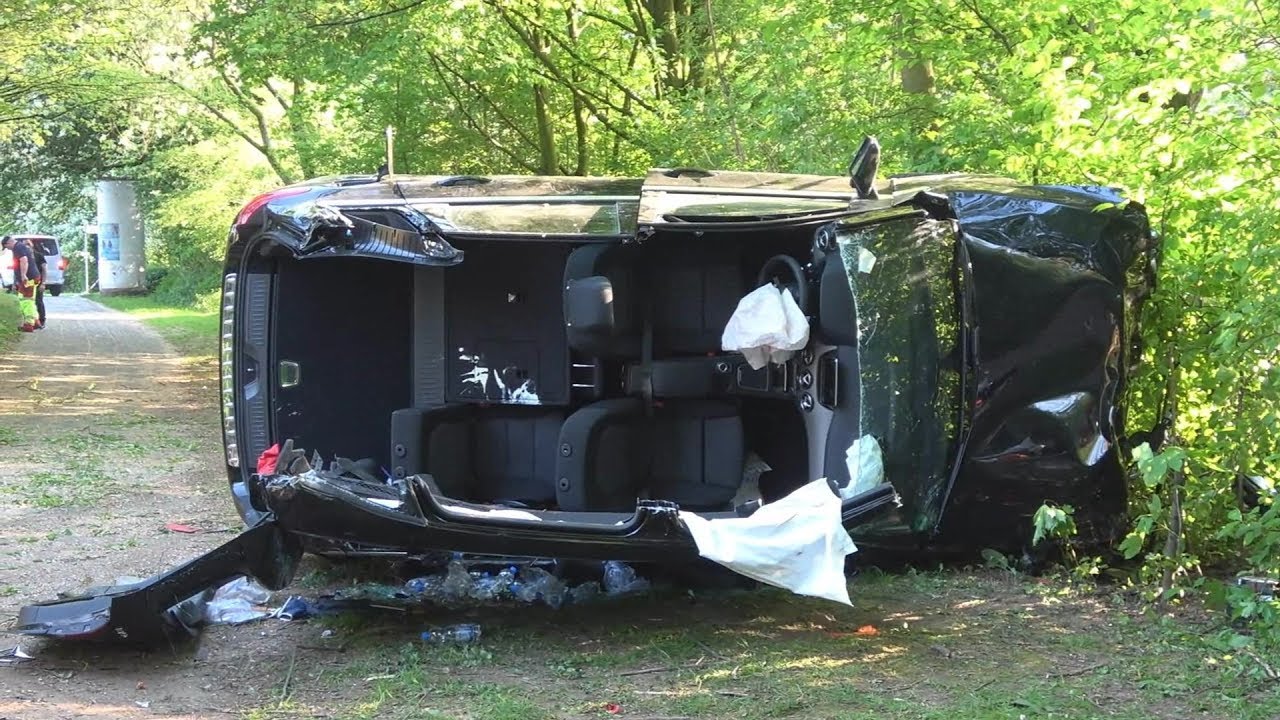 PKW kam von Straße ab - Fahrer verstorben- Beifahrerin verletzt in Leverkusen-Steinbüchel 20.04.18