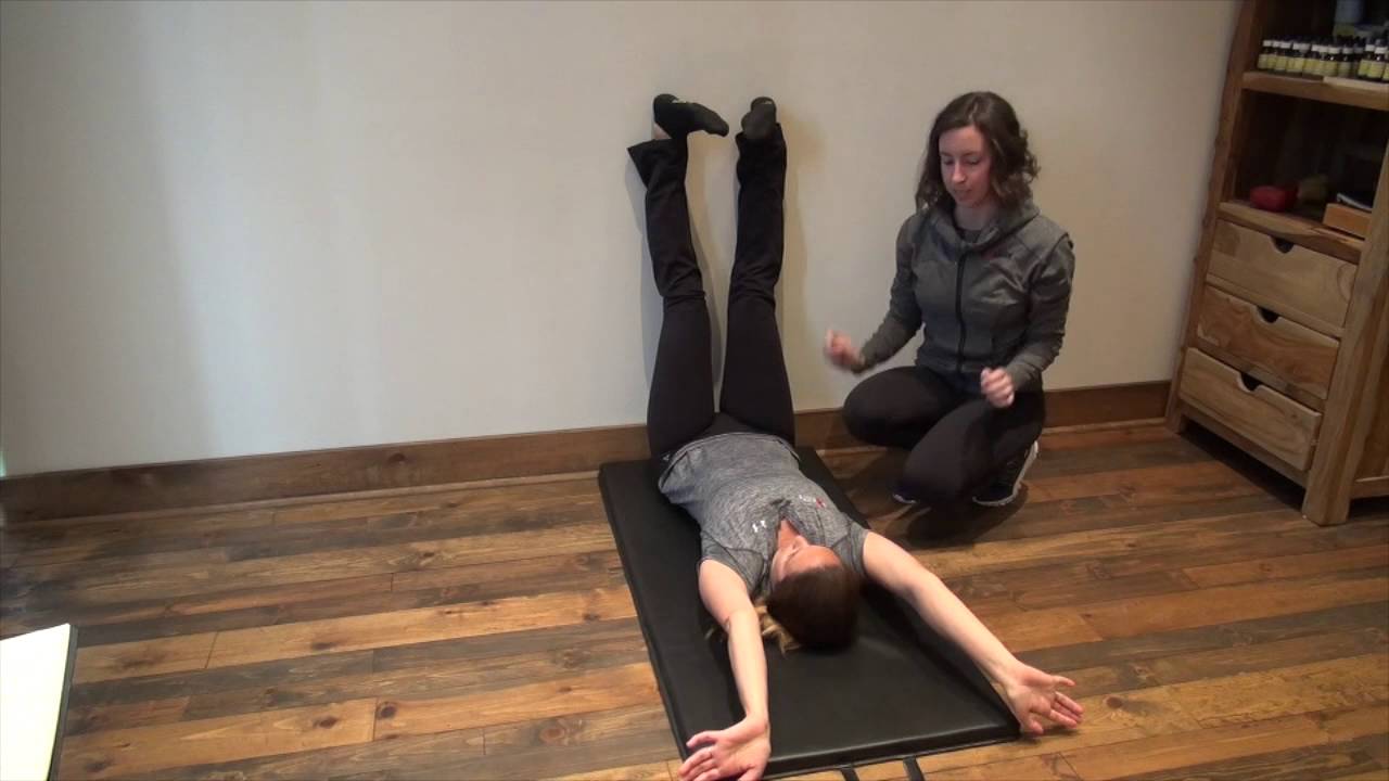 Démonstration d'un exercice de décompression lombaire Eldoa L5-S1