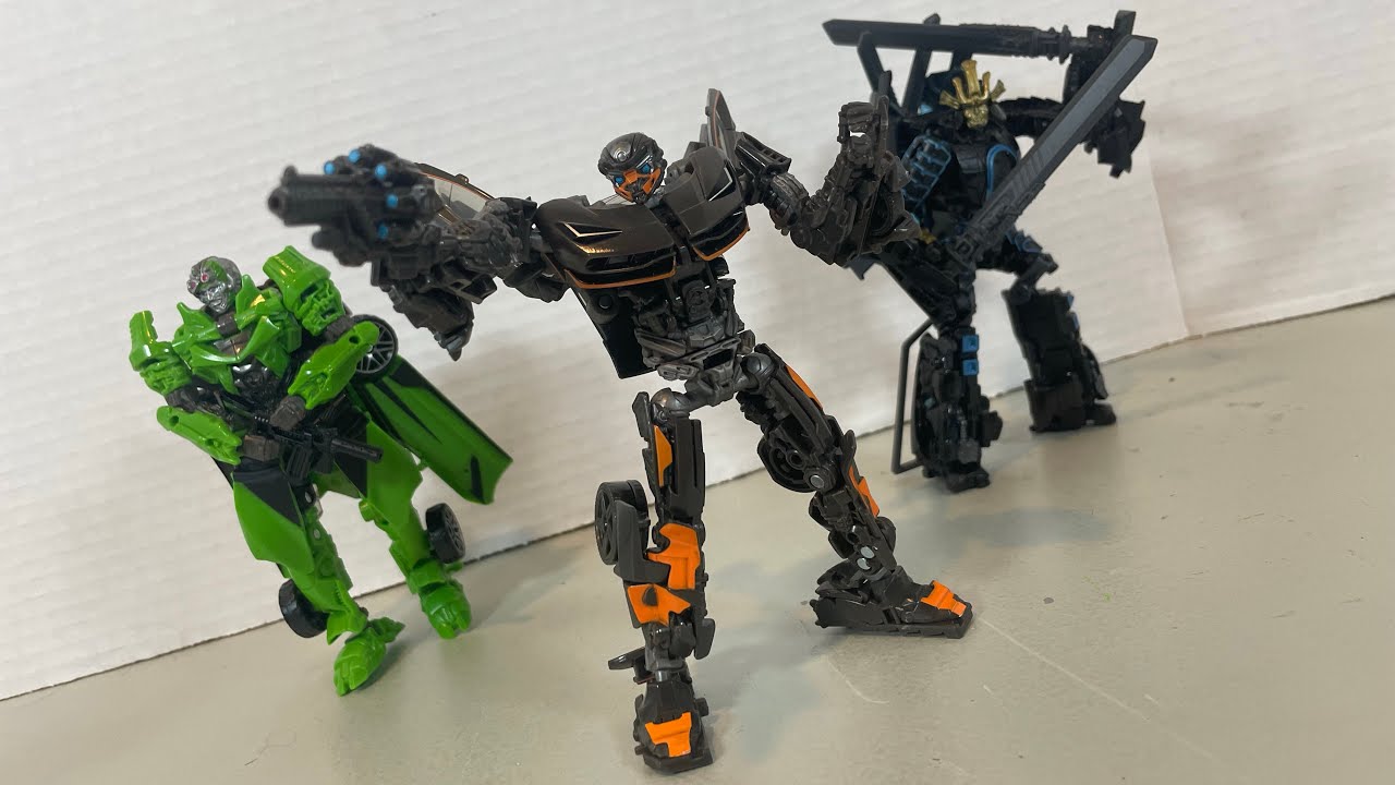 This figure is 👌Transformers Studio Series 93 Deluxe Class Hotrod Reviewdeo