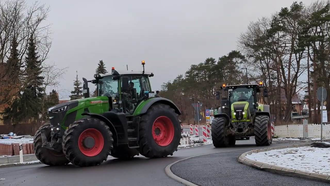 Bauernprotest  in Vorpommern  ( 11.01.24 )  Die gesamte Kolonne am Kreisverkehr Seebad Ahlbeck 💪👍