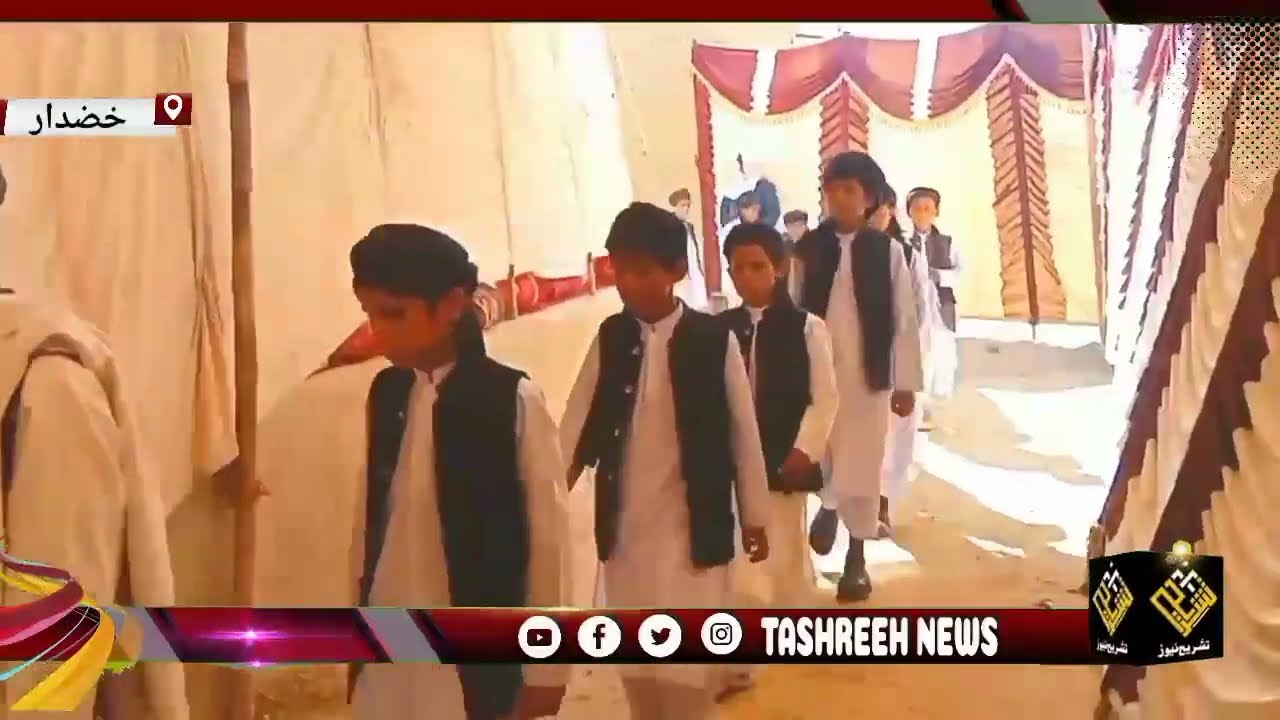 مدرسہ مصباح الھدی گیژدی توتک میں صاحبان قرآن کےسروں پر اعزازی دستاروں کی سجاوٹ۔دیکھیے تفصیلات