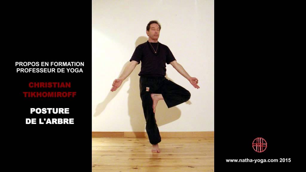 Position yoga : posture de l'arbre - Enseignements en formation Professeur de Yoga.