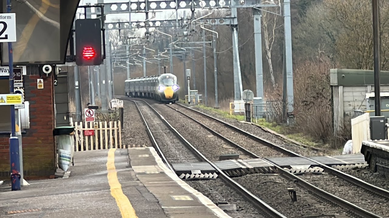 Great Western Railway Trains at Midgham on January 28th 2023