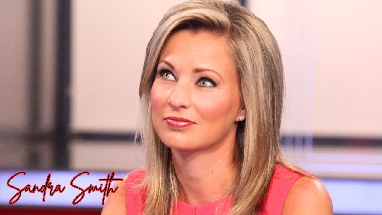 Make Sure You’re AIone Before Looking At Sandra Smith’s T0PLESS Pics!