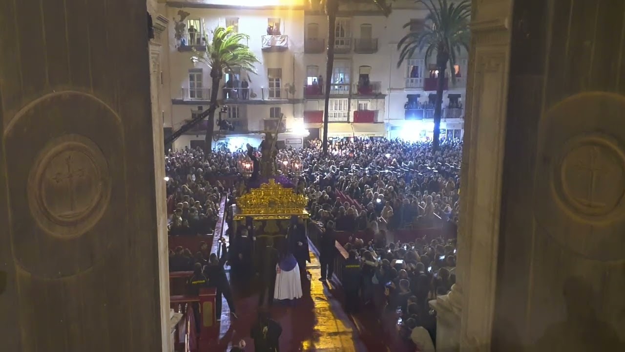 SEMANA SANTA CADIZ 2024 | JUEVES SANTO | NAZARENO subida a catedral