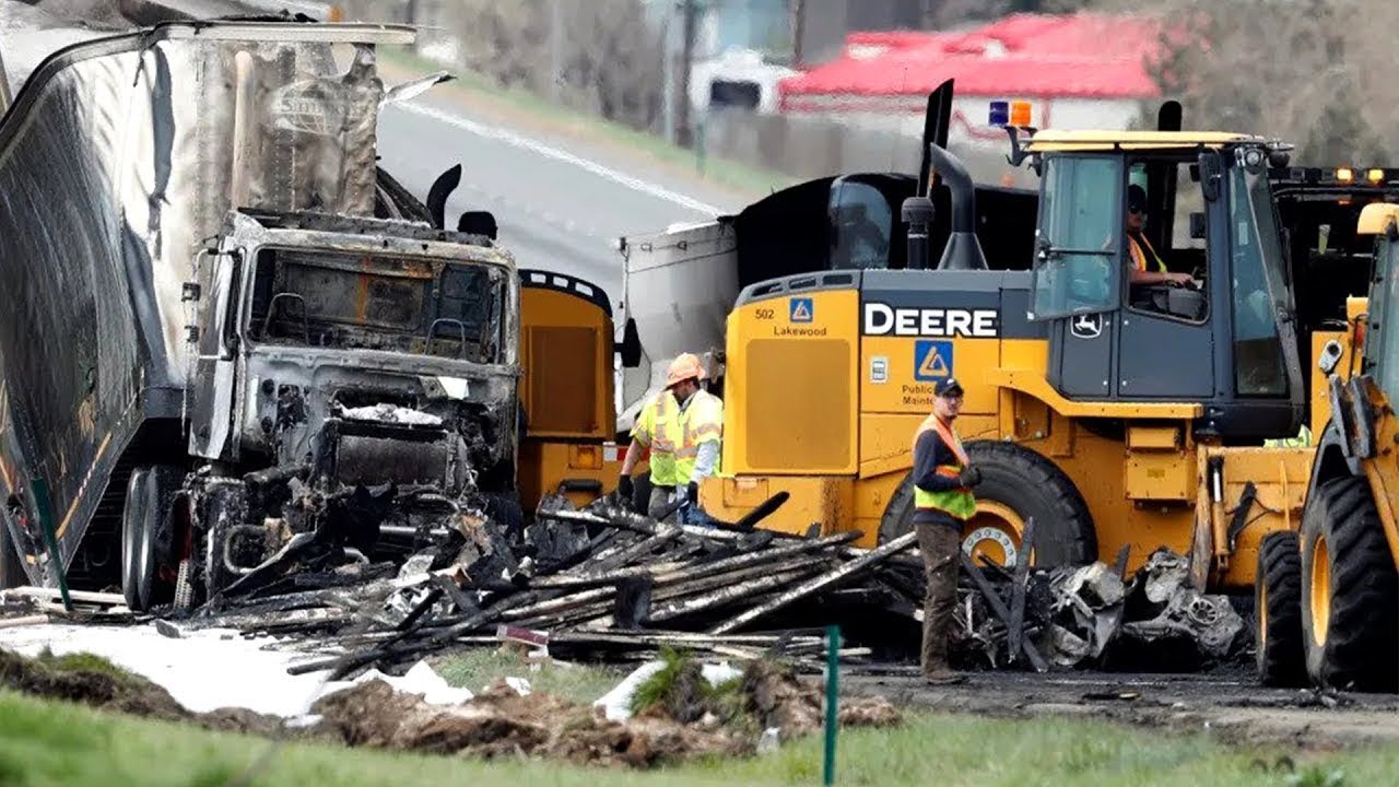 50 Dangerous Heavy Truck Operator Fails Skills | Idiots Excavator Driver Fails At Work Compilation
