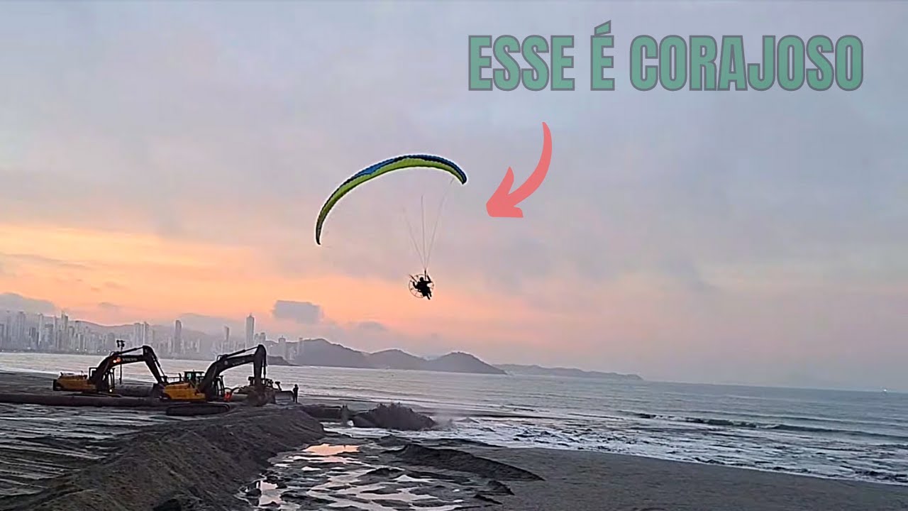 Olha as manobras radicais do cara do Paramotor