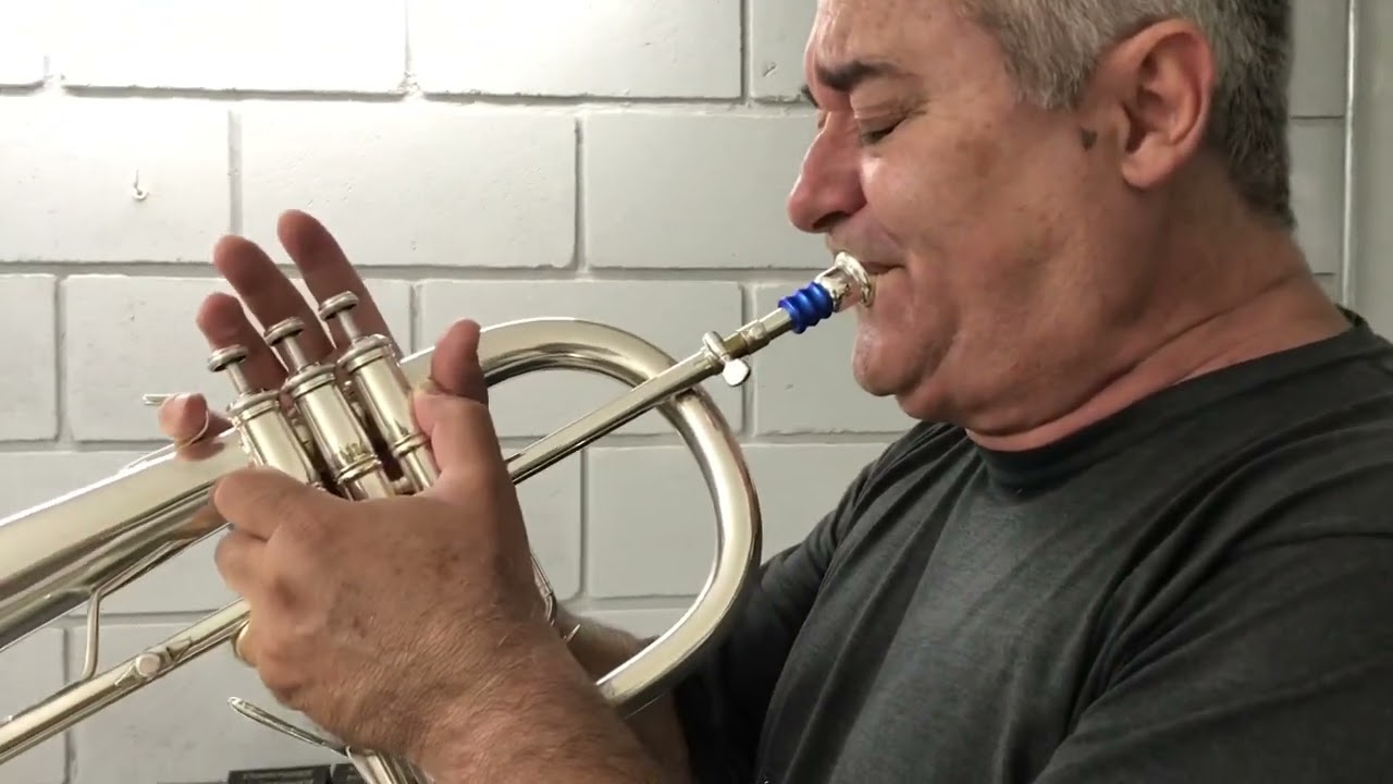 Professor Claudio Sampaio ( Cambé ) testando bocal de Flugel Mark Upton Signature | Padovani Music