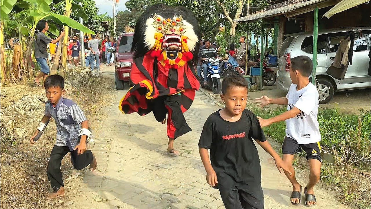 DIKEJAR BARONGAN NGAMUK !! Arak arakan Barongan Blora Seni Barong LASKAR MUDHO live Desa Kemiri