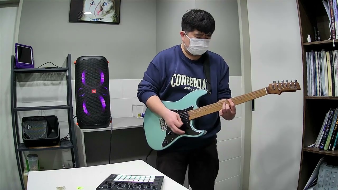 maroon5 - moves like Jagger / ampero 2 / circuit tracks / jbl partybox 110 / hex e300 / guitar riff