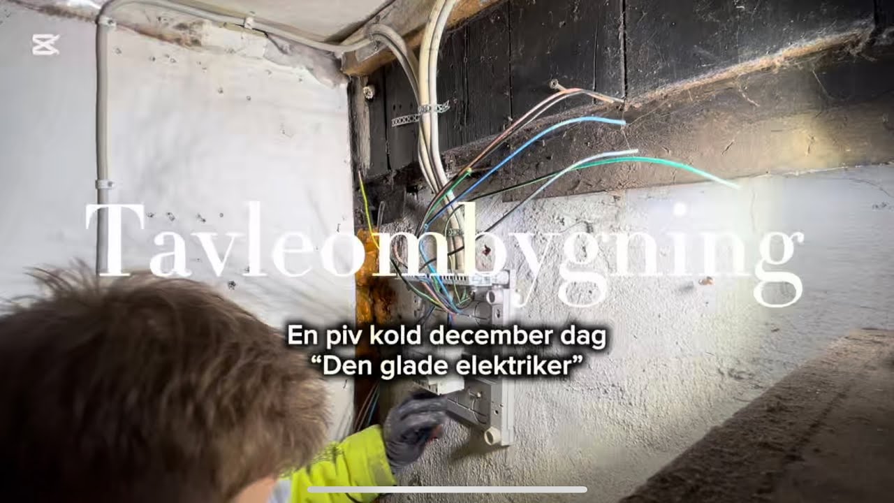 Bygger undertavle om i værksted