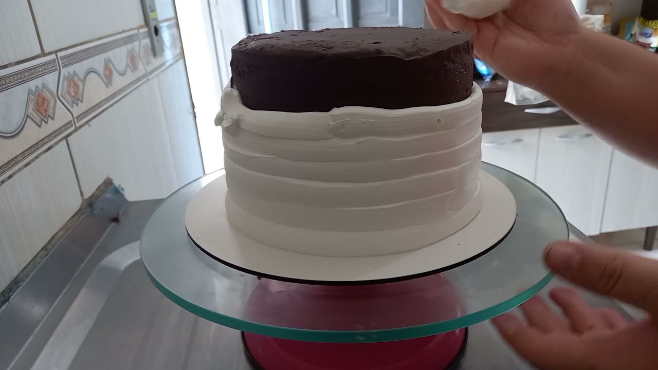 como fazer blindagem no bolo de chantininho/ apenas com chocolate fracionado 😍😍😍🙌
