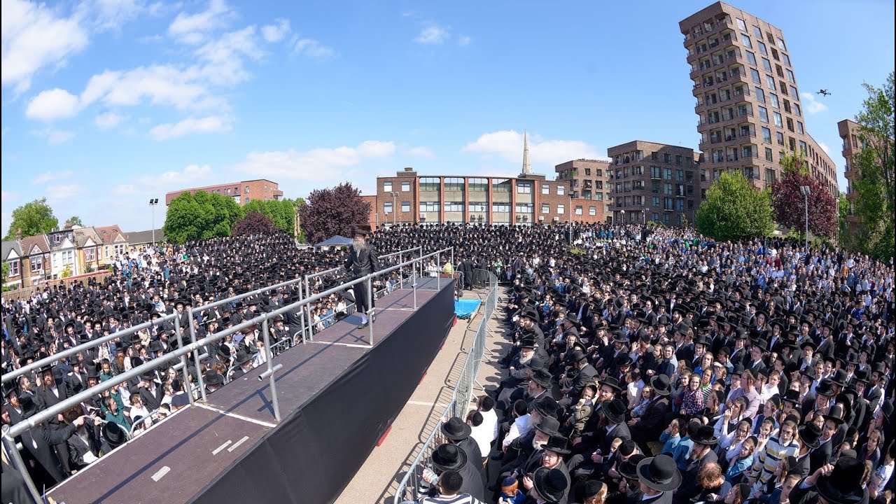 Rav Shmelke Biderman - Lag Baomer Hadlukah in Stamford Hill, London