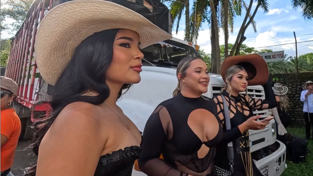 🐴Colombian Beauties riding horses 😍🇨🇴 [ Culturas 4K ]