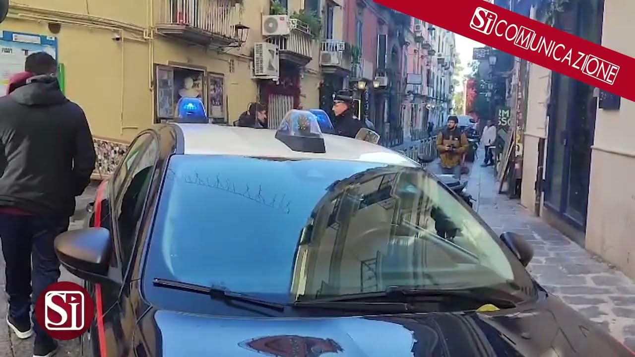 18ENNE ACCOLTELLATO ALL'UNA DI NOTTE NELLE STRADE DELLA MOVIDA, È IN GRAVI CONDIZIONI
