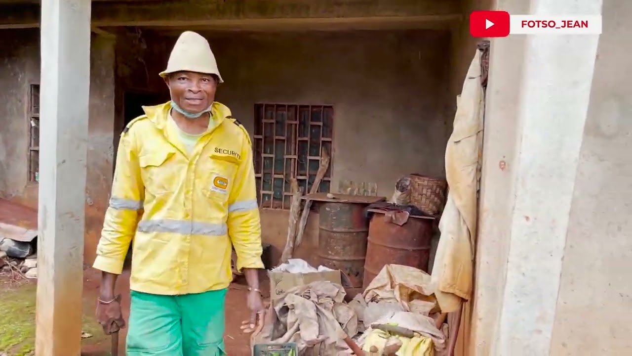 La chasse au rat palmiste à l'ouest du Cameroun: on attrappe le rat vivant