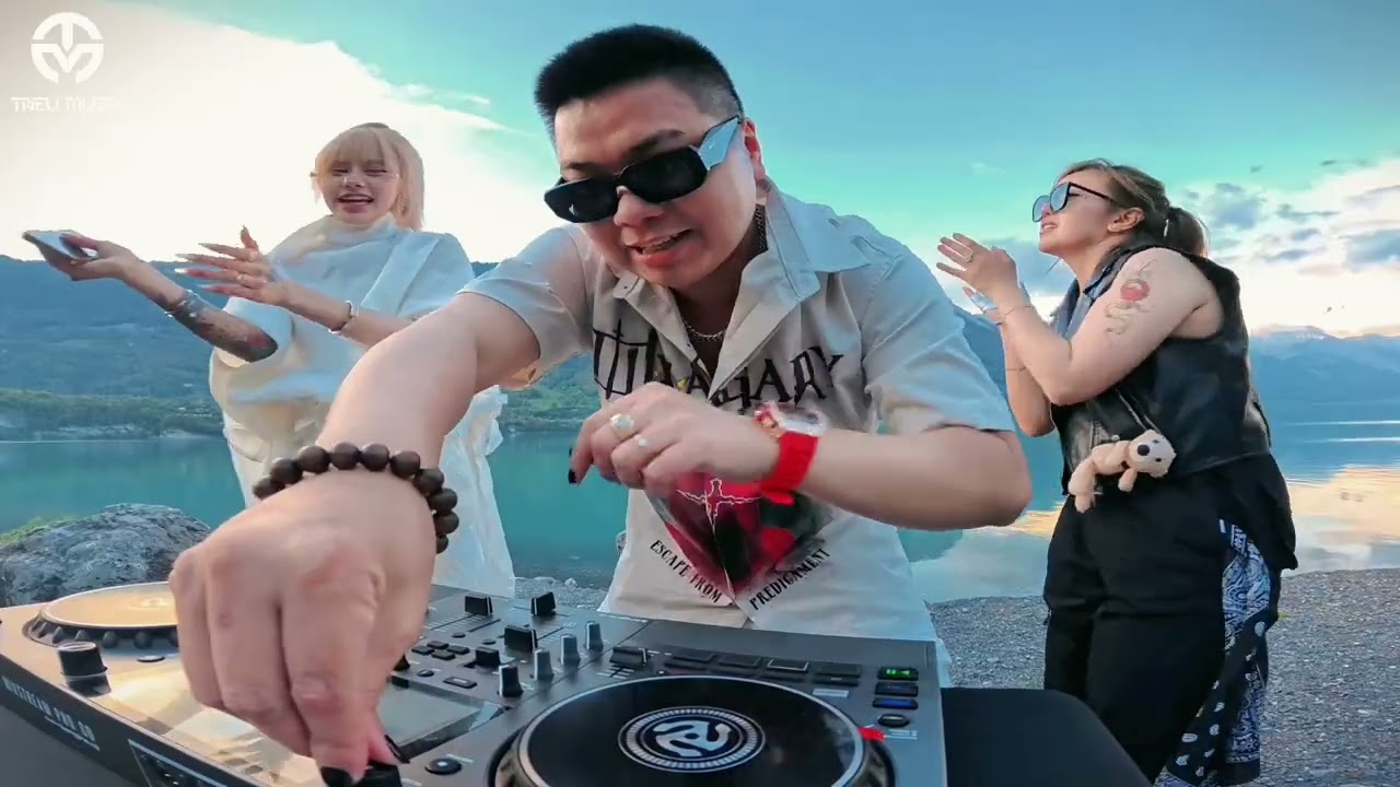 FULL SET VIỆT MIX TẠI THỤY SĨ | TRIỆU MUZIK x HẠ AN X CHIBI X CAM
