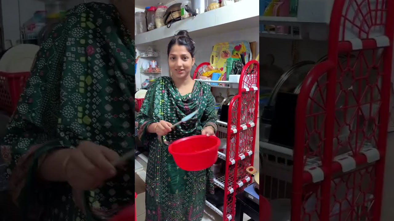নতুন চোলাই রান্না হচ্ছে। 