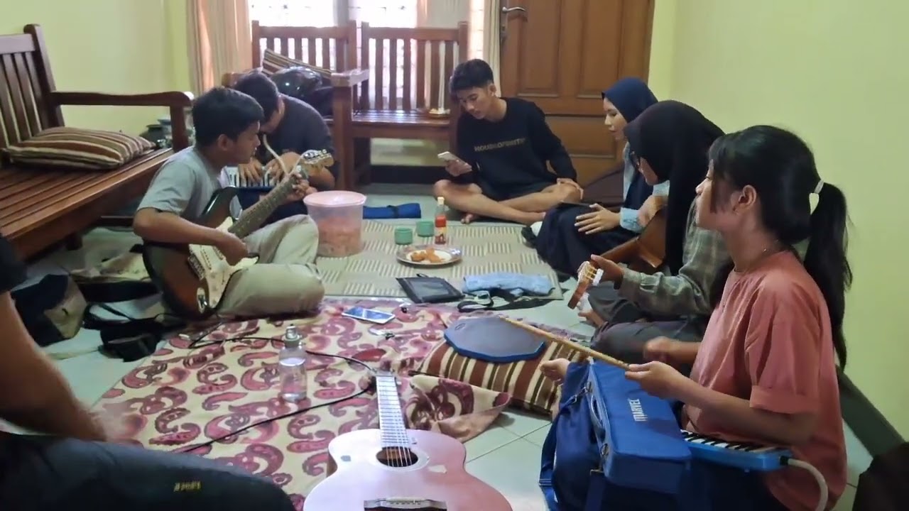 Latihan tampil ujian praktek 9H