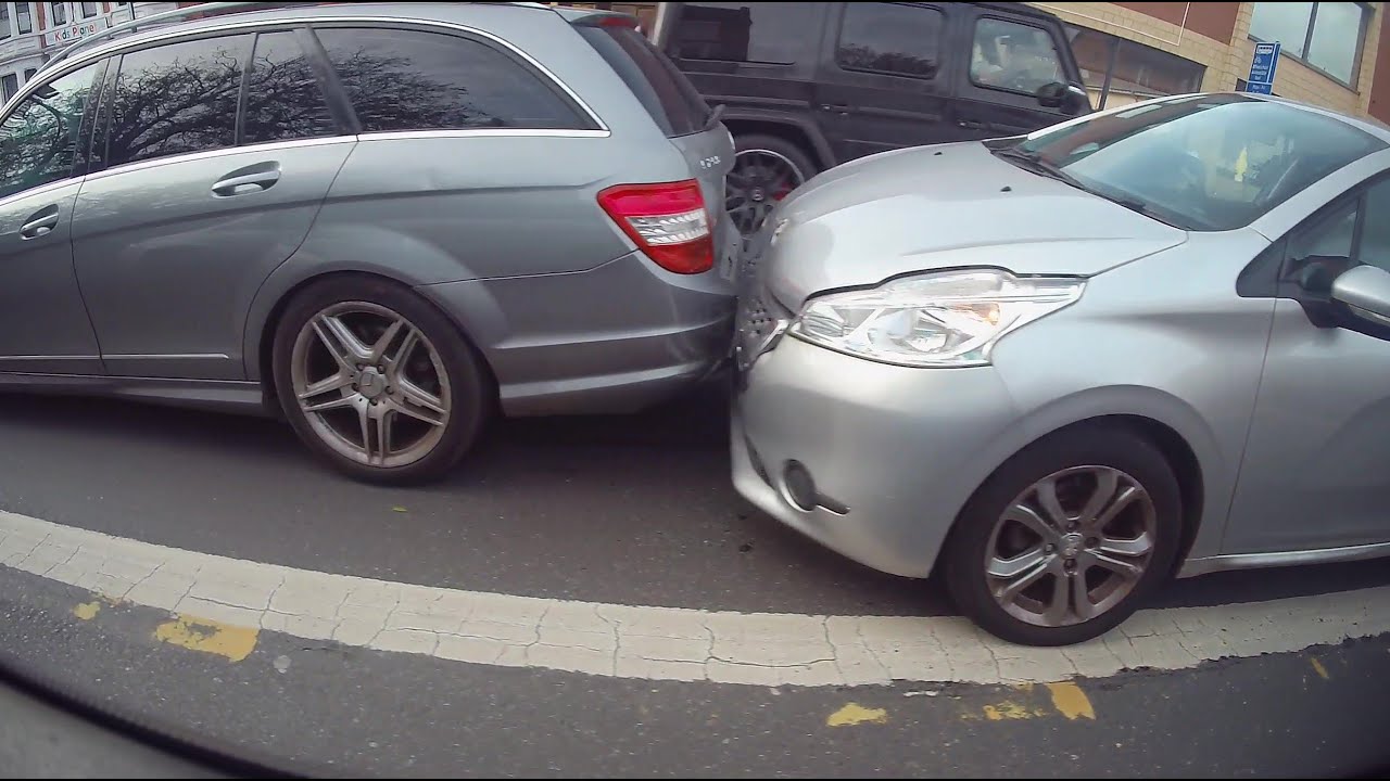 BFF #87 UK Dash Cam Compilation - Bad Drivers, Car Crash Aftermath, Classic Cars #dashcam #cars