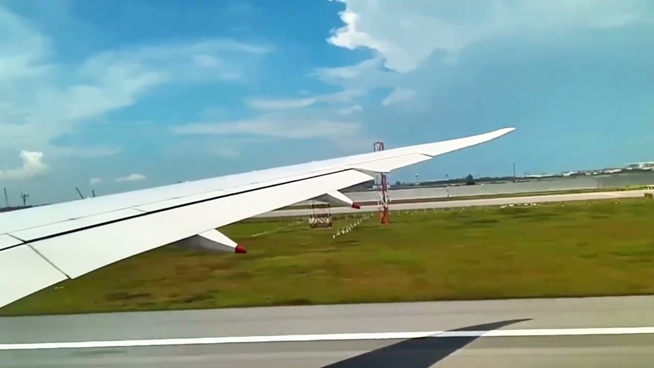 Singapore Airlines B787-10 SIN-MNL Takeoff SQ916 #singaporeairlines #b787 #aviation #youtube