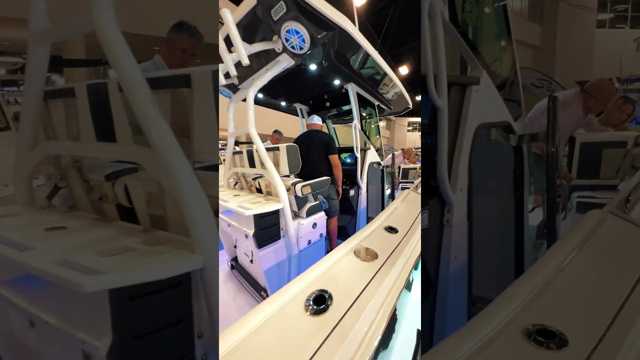 Blackfin 272 Center Console